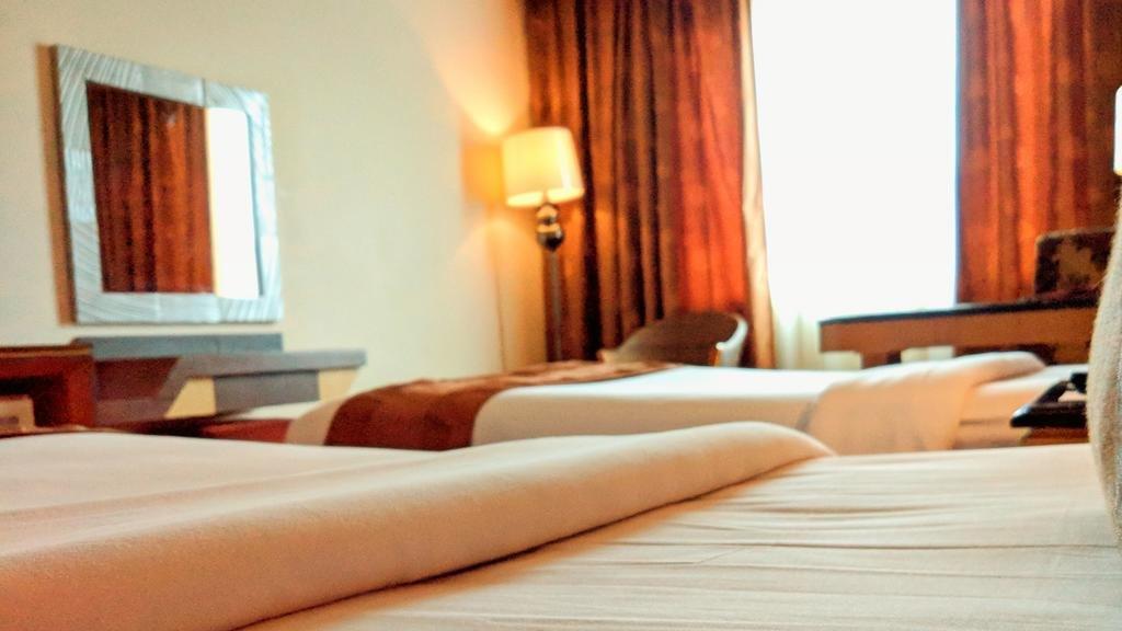 Grand Rocky Hotel Bukittinggi Ngoại thất bức ảnh